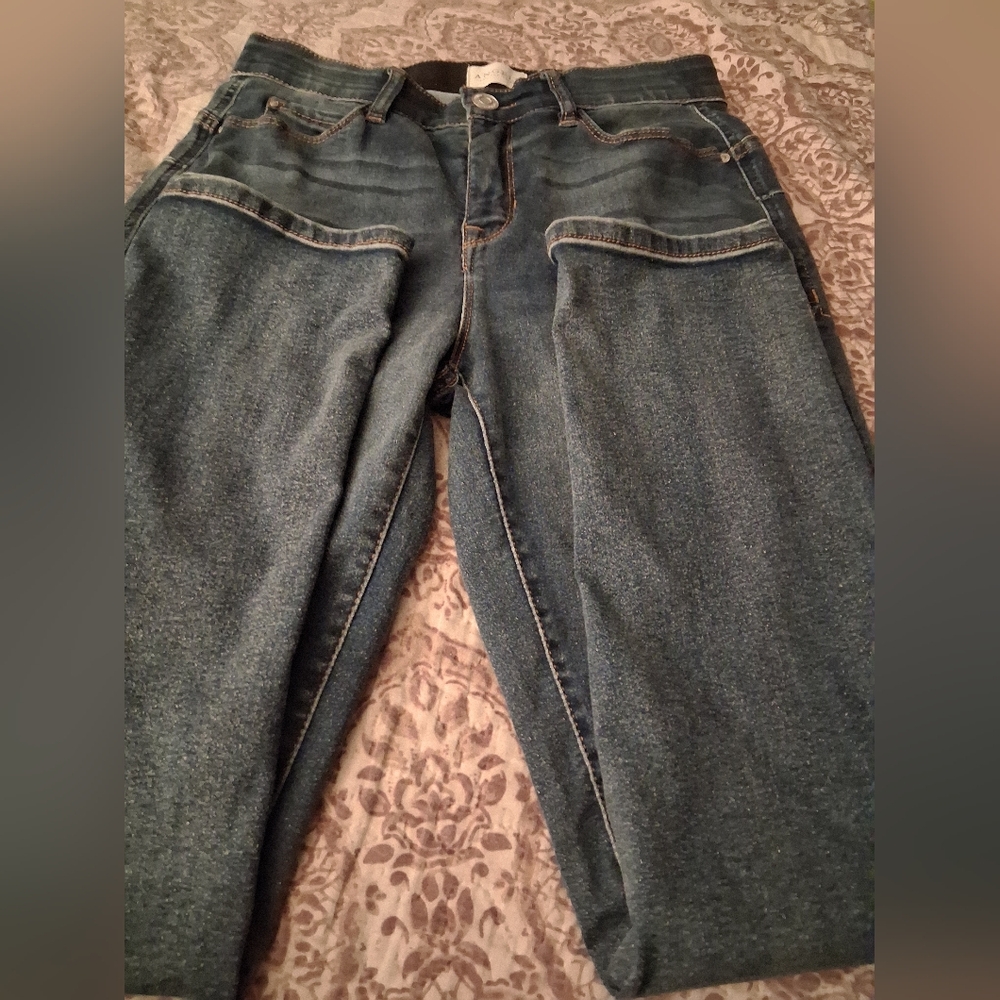 Classic Women's Straight Leg Denim Jeans